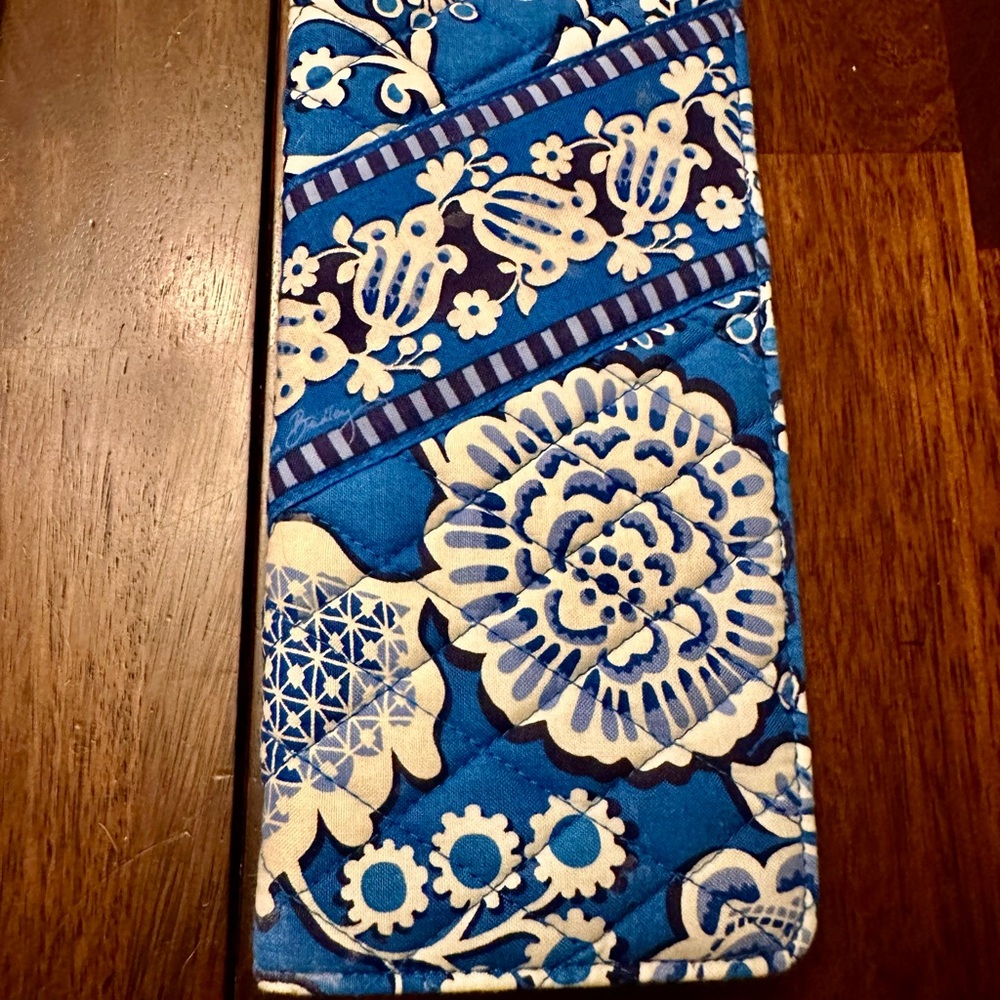 Vera Bradley Blue Lagoon print travel wallet—like new